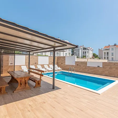 בית נופש Natalia *