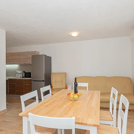 בית נופש Natalia *